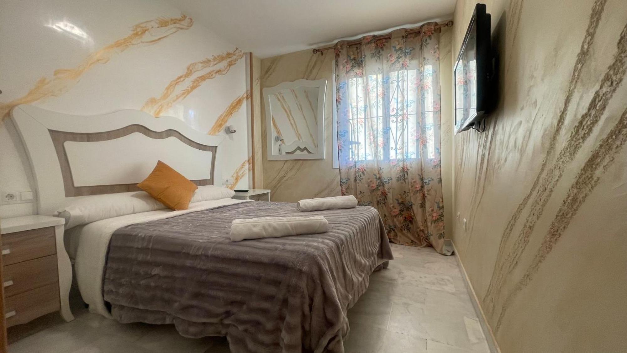 Apartamento Con Vista A La Piscina Apartman Benalmádena Kültér fotó